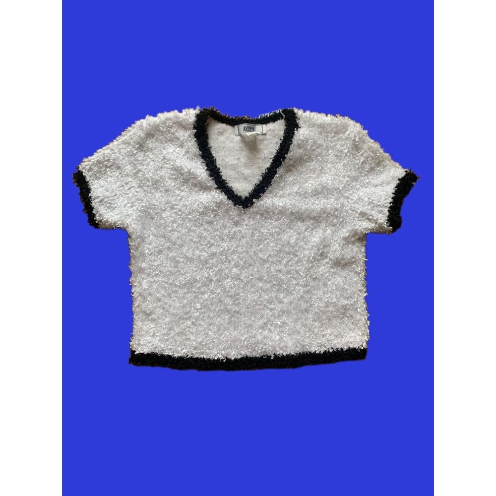 Vintage Obe Fluffy/Fuzzy White and Black Trimmed Cropped Shirt